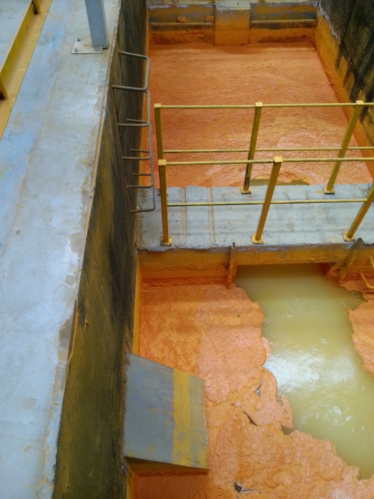 如何操作除漆器以确保安全？